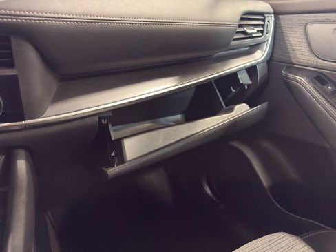 Used 2023 Nissan Rogue SV image 13