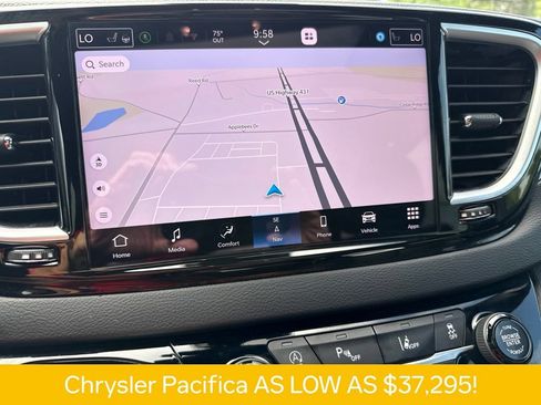 Used 2026 Chrysler Pacifica Limited w/ S Appearance Package FWD image 8