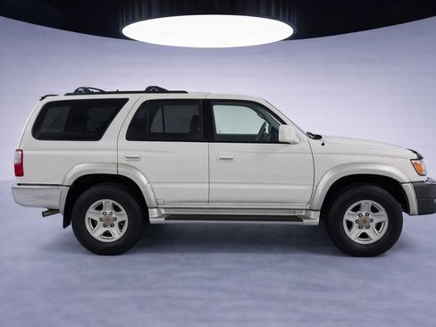 Used 2002 Toyota 4Runner SR5 image 5