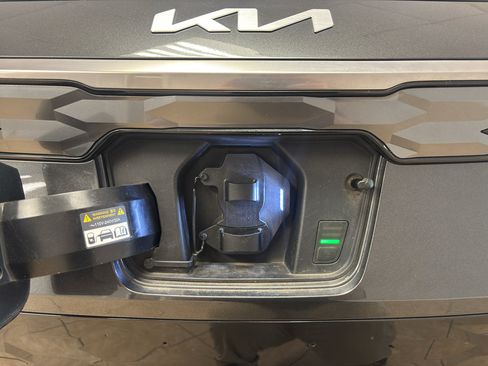 Used 2023 Kia Niro Wind FWD image 30