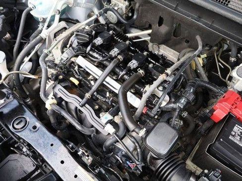 Used 2018 Nissan Kicks SR FWD image 23