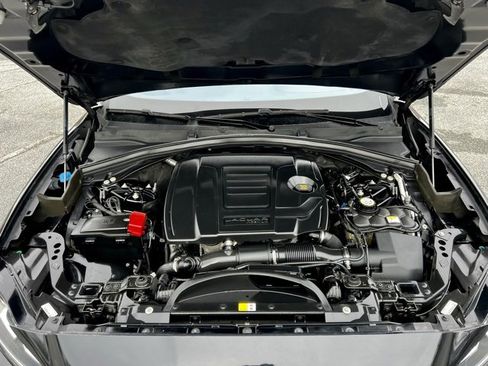 Used 2020 Jaguar F-PACE Premium image 47