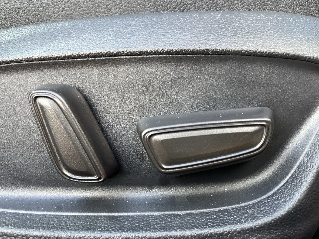 Used 2019 Toyota Camry XSE FWD image 26