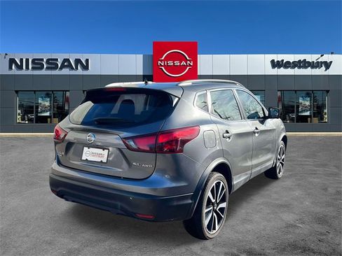 Used 2018 Nissan Rogue Sport SL image 6