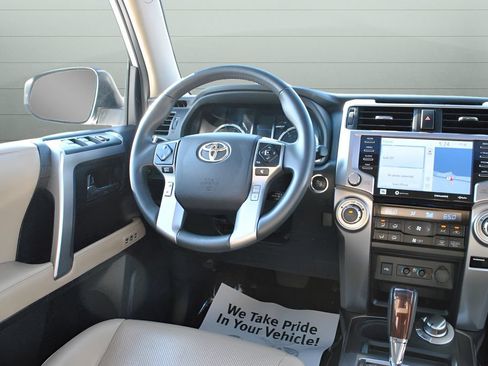 Used 2020 Toyota 4Runner Limited AWD/4WD image 10