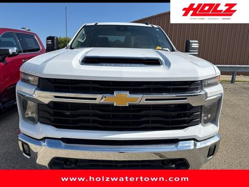 Used 2025 Chevrolet Silverado 2500 LT w/ Convenience Package AWD/4WD image 2