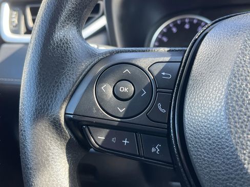 Used 2022 Toyota RAV4 XLE image 17