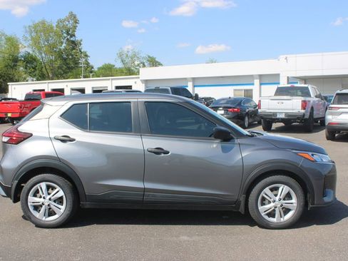 Used 2021 Nissan Kicks S FWD image 11