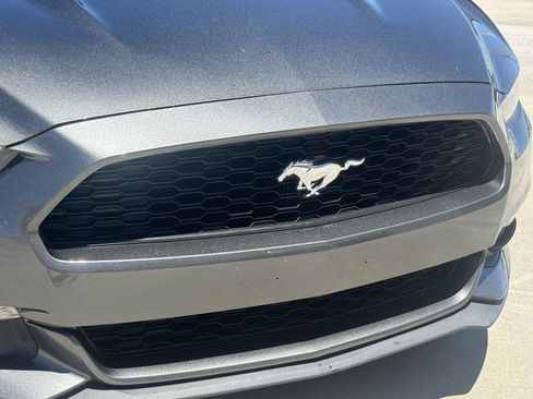 Used 2017 Ford Mustang Coupe RWD image 7