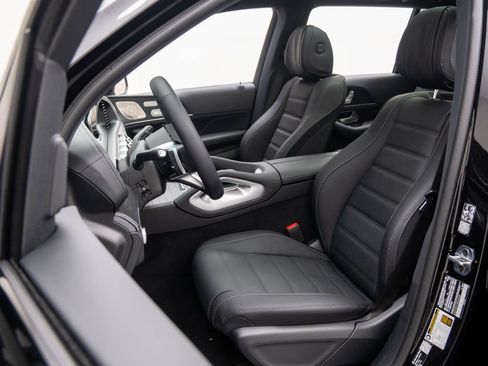 New 2026 Mercedes-Benz GLS 580 4MATIC image 17