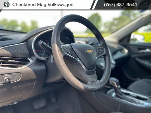 Used 2024 Chevrolet Malibu LT FWD image 17