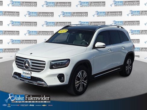 Used 2024 Mercedes-Benz GLB 250 4MATIC image 1