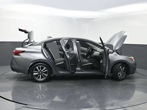 Used 2020 Nissan Versa SV FWD image 32