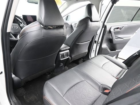 Used 2024 Toyota RAV4 Adventure image 15
