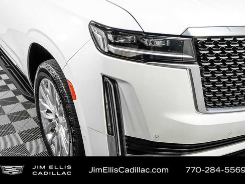 Used 2022 Cadillac Escalade ESV Premium Luxury image 42