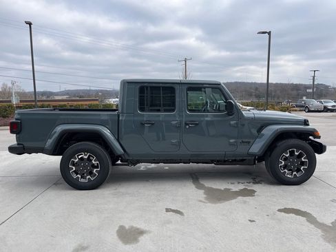 New 2026 Jeep Gladiator Sport image 21