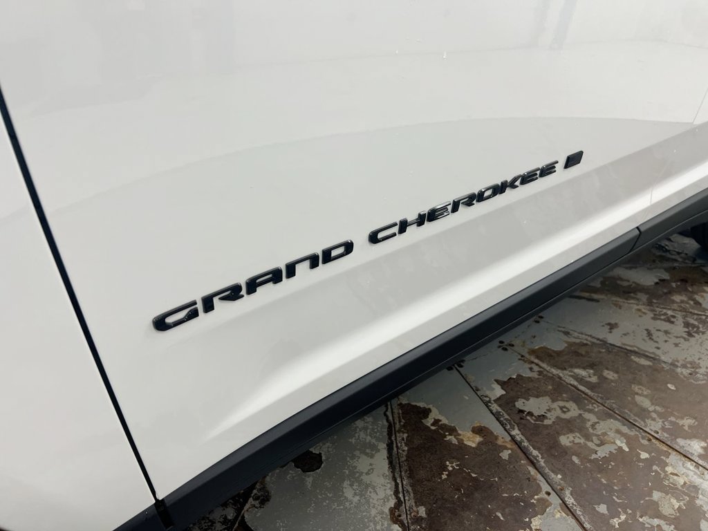 New 2026 Jeep Grand Cherokee Limited w/ Limited Altitude Package AWD/4WD image 27