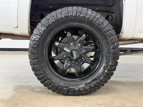 Used 2017 Chevrolet Silverado 1500 LTZ Z71 w/ LTZ Plus Package AWD/4WD image 9