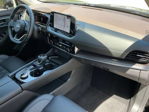 Used 2023 Nissan Rogue Platinum w/ Platinum Premium Package AWD/4WD image 17