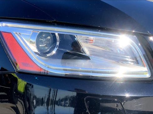 Used 2017 Audi SQ5 Premium Plus w/ Technology Package image 27