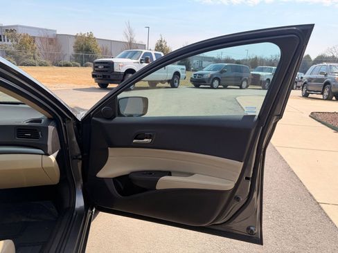 Used 2013 Acura ILX w/ Technology Package image 17