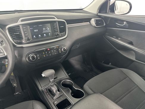 Used 2020 Kia Sorento LX FWD image 21