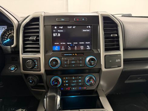 Used 2019 Ford F150 Lariat w/ Equipment Group 502A Luxury image 11