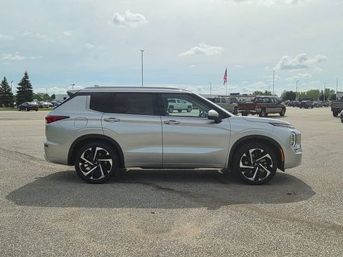 Used 2024 Mitsubishi Outlander SEL AWD/4WD image 4
