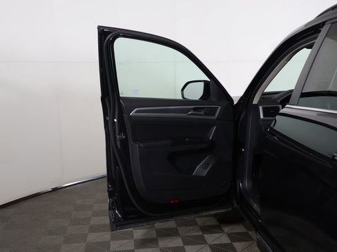 Used 2021 Volkswagen Atlas SE w/ Panoramic Sunroof Package AWD/4WD image 18