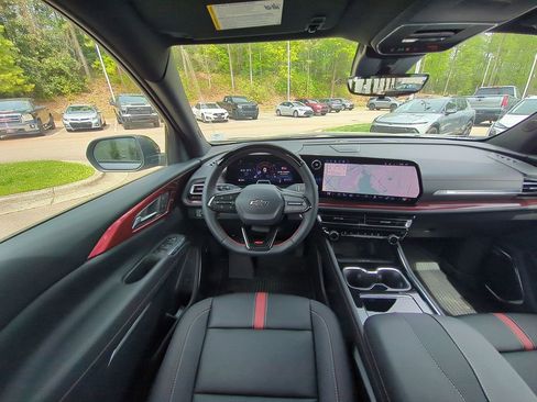 Used 2026 Chevrolet Traverse RS image 32