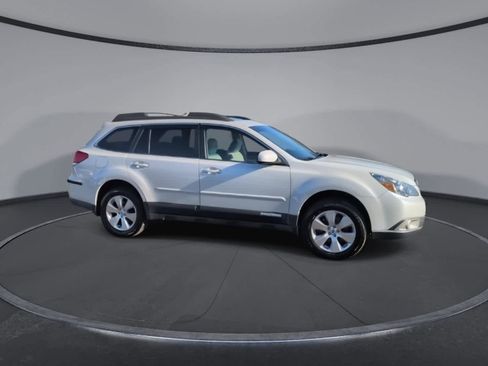 Used 2012 Subaru Outback 3.6R Limited image 9
