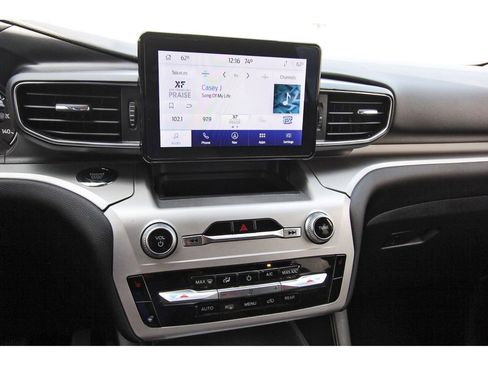 Used 2022 Ford Explorer XLT w/ Equipment Group 202A image 21