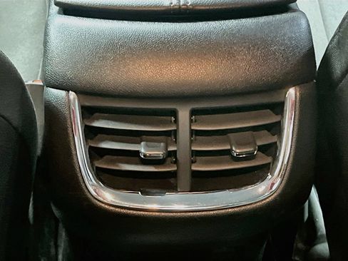 Used 2025 Chevrolet Malibu LT FWD image 25
