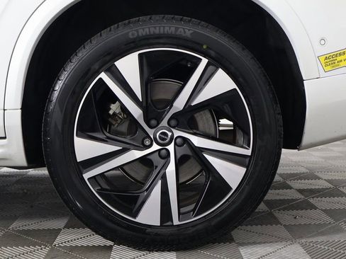 Used 2022 Volvo XC90 T8 R-Design w/ Advanced Package image 17