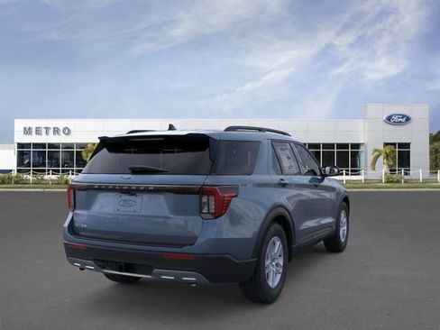 New 2026 Ford Explorer Active RWD image 8