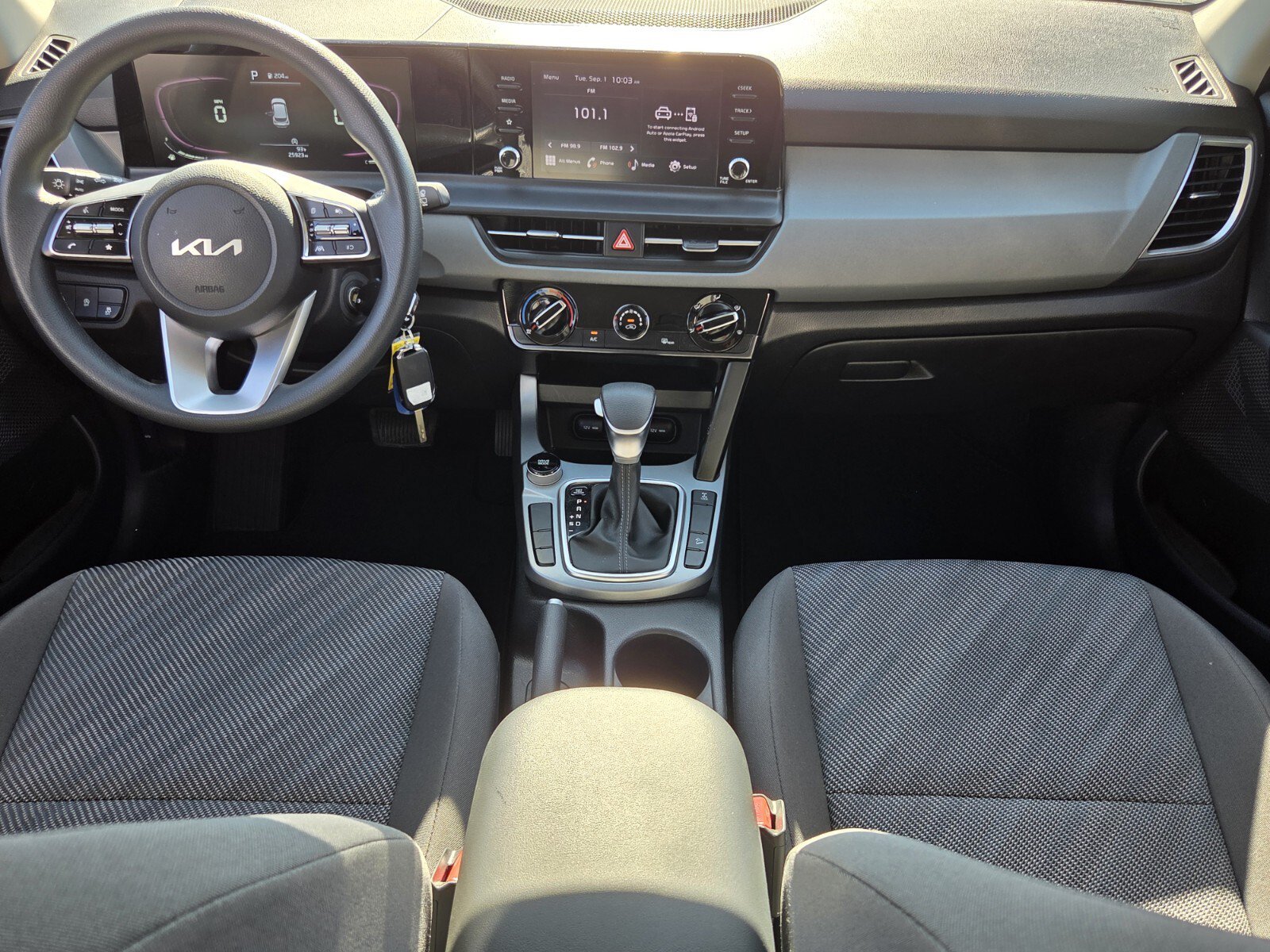 Used 2024 Kia Seltos LX AWD/4WD image 12