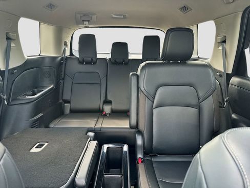 Used 2024 Nissan Pathfinder SL w/ SL Premium Package image 29