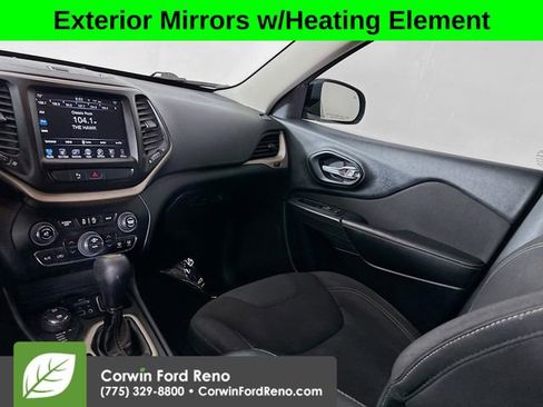 Used 2016 Jeep Cherokee Latitude w/ Comfort/Convenience Group image 22