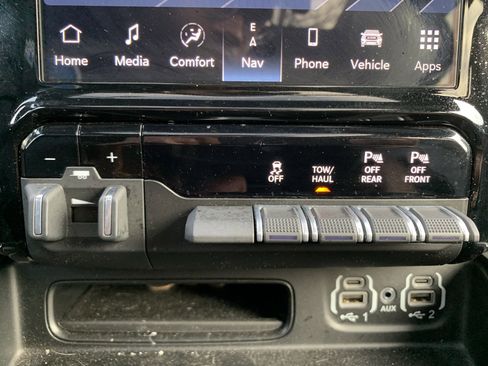 Used 2023 RAM 1500 Laramie image 24