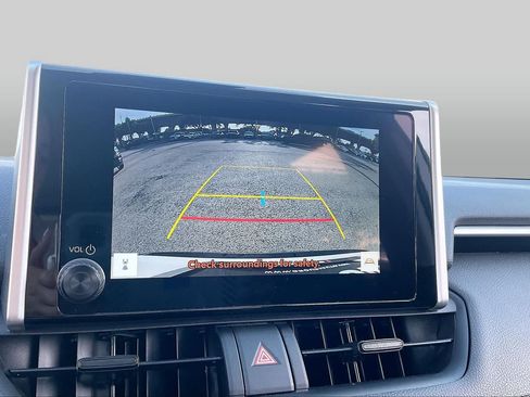 Used 2025 Toyota RAV4 XLE FWD image 26