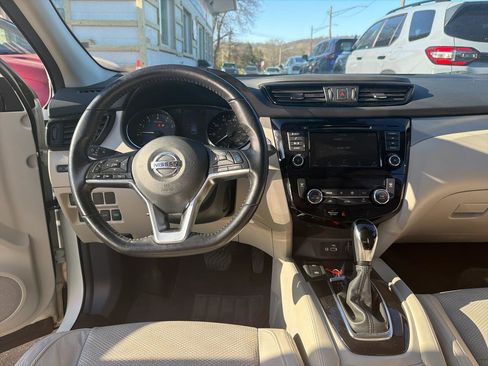 Used 2020 Nissan Rogue Sport SV w/ Technology Package AWD/4WD image 22