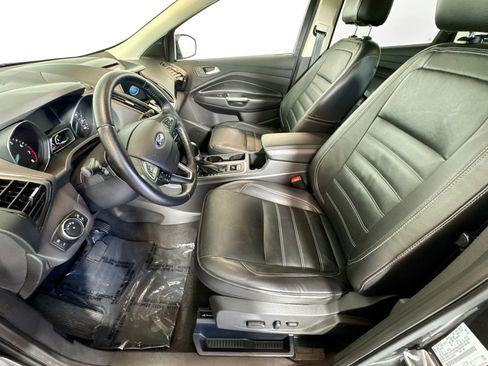 Used 2017 Ford Escape Titanium image 19