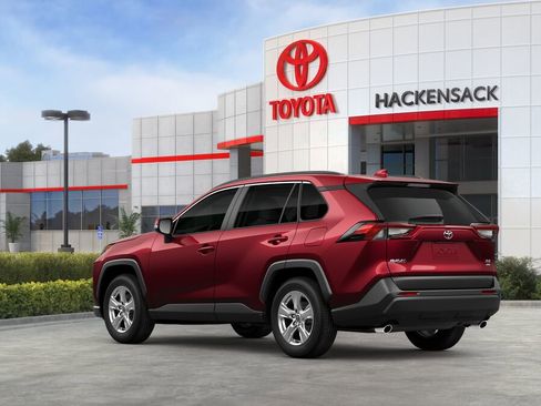 Used 2025 Toyota RAV4 XLE image 6