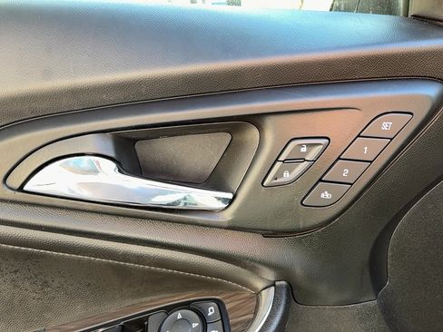 Used 2023 Chevrolet Malibu LT image 19