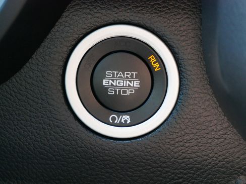 Used 2021 RAM 1500 Laramie image 28