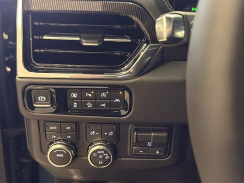 New 2026 GMC Yukon XL Elevation image 32