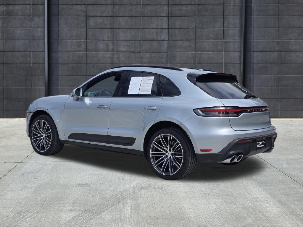 Certified 2026 Porsche Macan AWD/4WD image 3