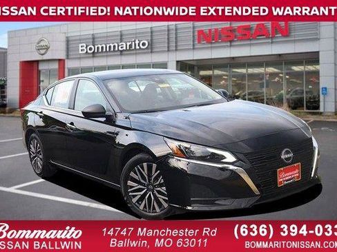 Certified 2025 Nissan Altima 2.5 SV FWD image 1