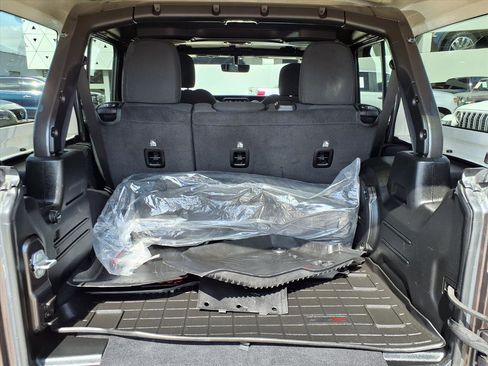 Used 2021 Jeep Wrangler Unlimited Sahara image 19