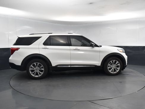 Used 2023 Ford Explorer Limited w/ Limited Technology Package AWD/4WD image 6